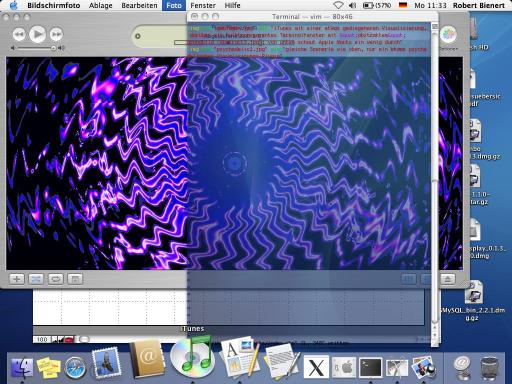 vergleichbare Szenerie, allerdings mit anderem Hintergrundbild (mein Desktop-Wallpaper (Aqua Blue.jpg) und cooler Visualisierung; unten am Rand erkennt man mein Dock